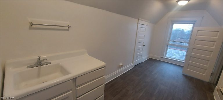 3634 Bosworth Road, Cleveland, OH - Photo 6