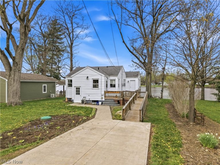 27268 Lakeside Drive, Beloit, OH - Photo 2