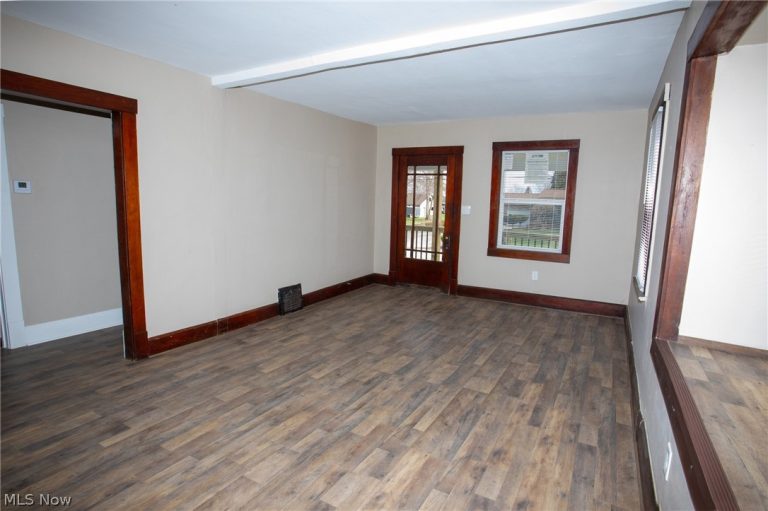 228 Center Street, Hubbard, OH - Photo 8