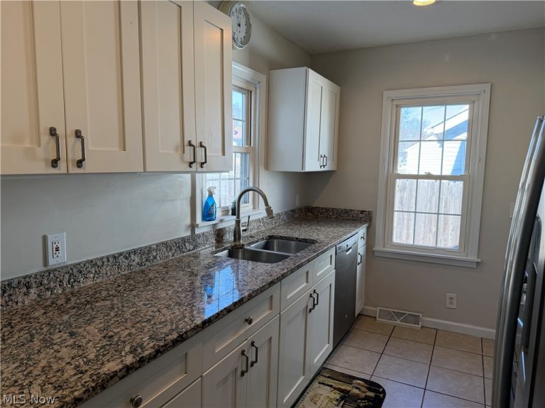 438 Grant Street, McDonald, OH - Photo 8