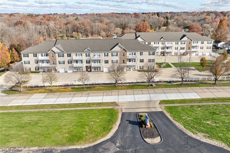 558 Colony Park #308, Tallmadge, OH, 44278