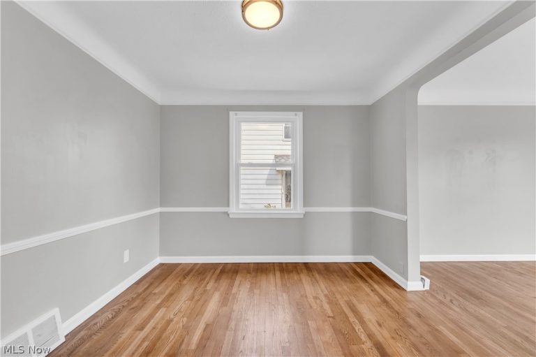 16705 Glendale Avenue, Cleveland, OH - Photo 8