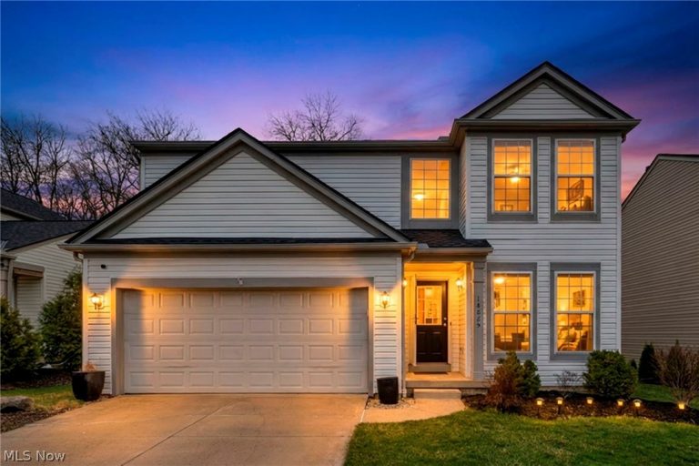 14825 Thornton Drive, North Royalton, OH - Photo 2