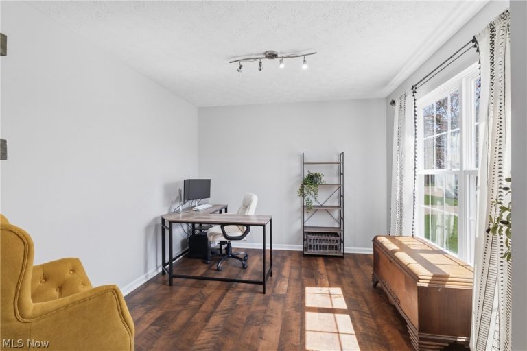 6258 Dogwood Lane, North Ridgeville, OH - Photo 4