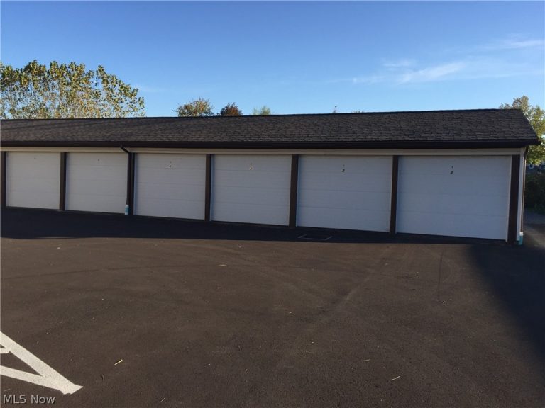 3695 Indian Run #1, Canfield, OH - Photo 7