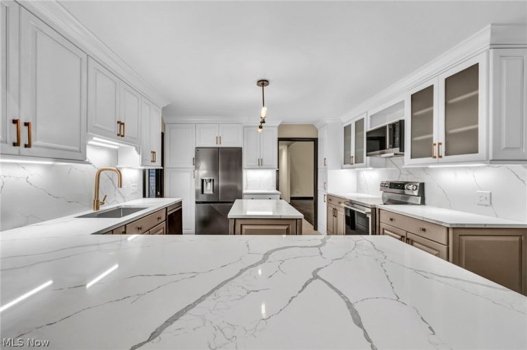 2 Salem Court, Beachwood, OH - Photo 8
