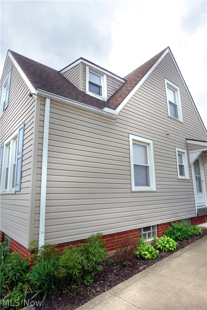 345 Roslyn Avenue, Canton, OH - Photo 5