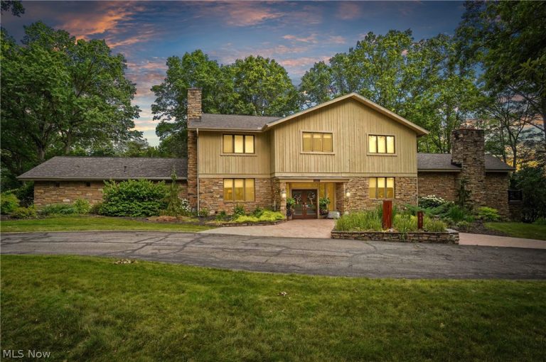889 Eaton Avenue, Akron, OH, 44303
