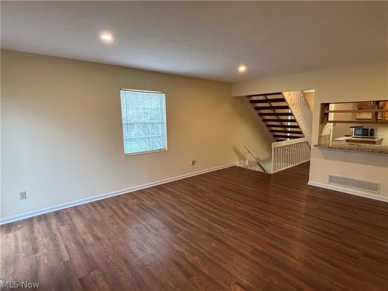 2898 Heatherwood Court, Stow, OH - Photo 6