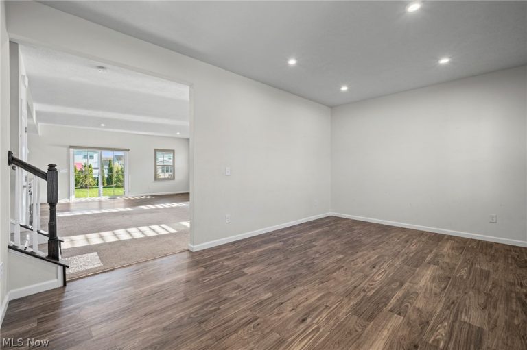 36590 Gladstone Mill Drive, North Ridgeville, OH - Photo 6