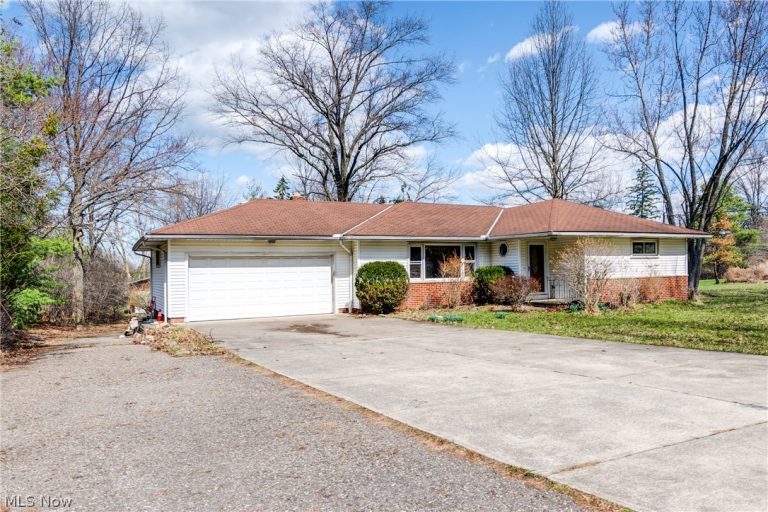 28755 Chardon Road, Willoughby Hills, OH - Photo 2