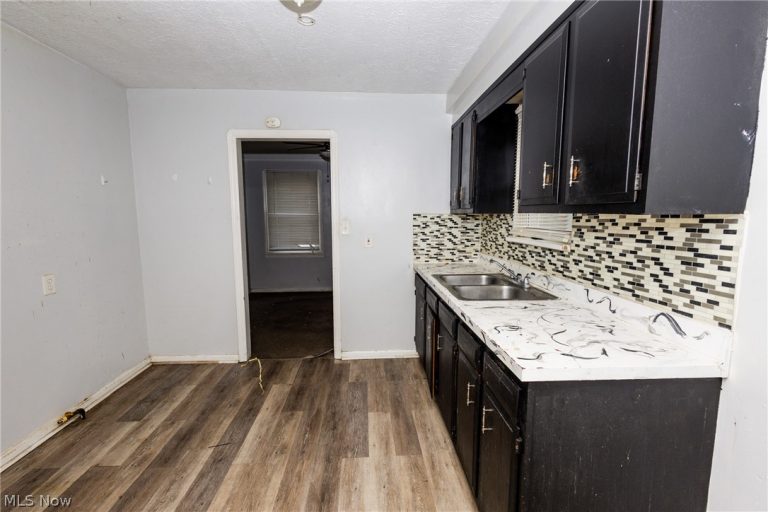 10413 Avon Avenue, Cleveland, OH - Photo 8