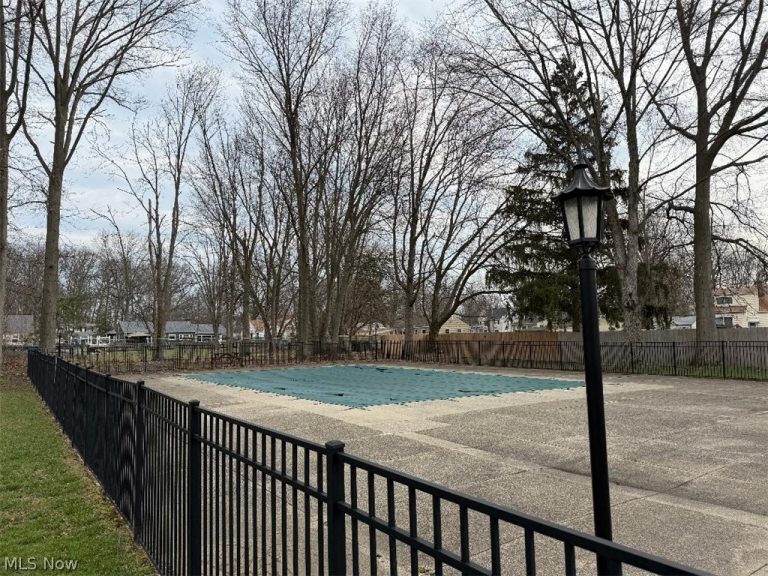 4179 Columbia Road, North Olmsted, OH - Photo 4