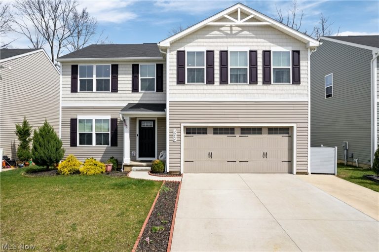 3264 Sunny Brook Drive, Akron, OH - Photo 3