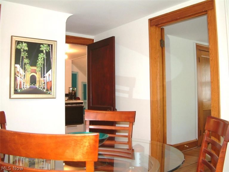 13834 Clifton Boulevard, Lakewood, OH - Photo 8