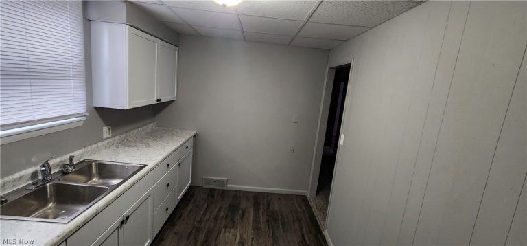 638 Robbins Avenue, Niles, OH - Photo 2