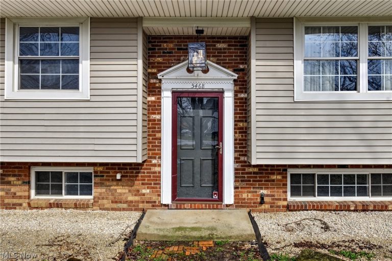 5468 Hoagland Blackstub Road, Cortland, OH - Photo 2