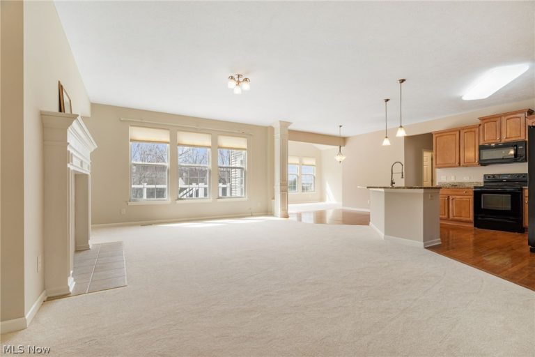 3196 Dunstone Circle, Akron, OH - Photo 8