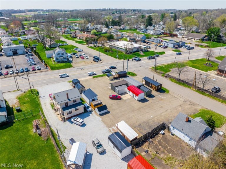 4202 Lincoln Way, Massillon, OH - Photo 3