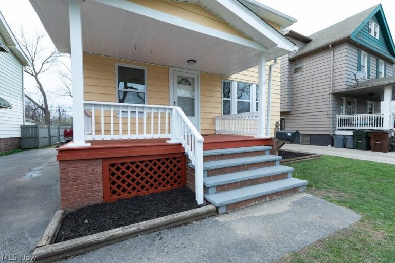 3720 Washington Park, Newburgh Heights, OH - Photo 2