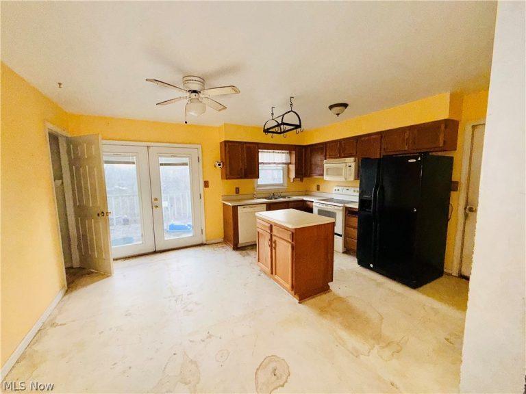 335 Sealock Avenue, Steubenville, OH - Photo 6