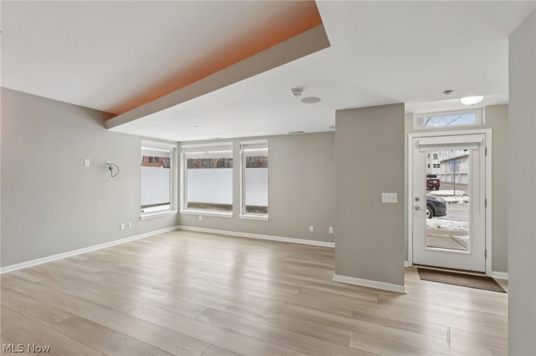 7417 Battery Park Boulevard, Cleveland, OH - Photo 8