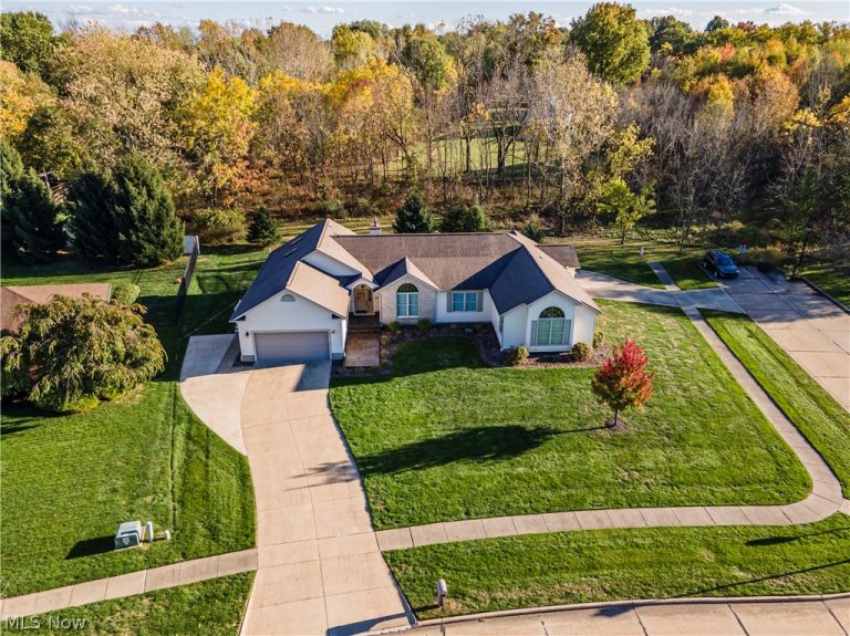 821 Olde Orchard Drive, Tallmadge, OH - Photo 4