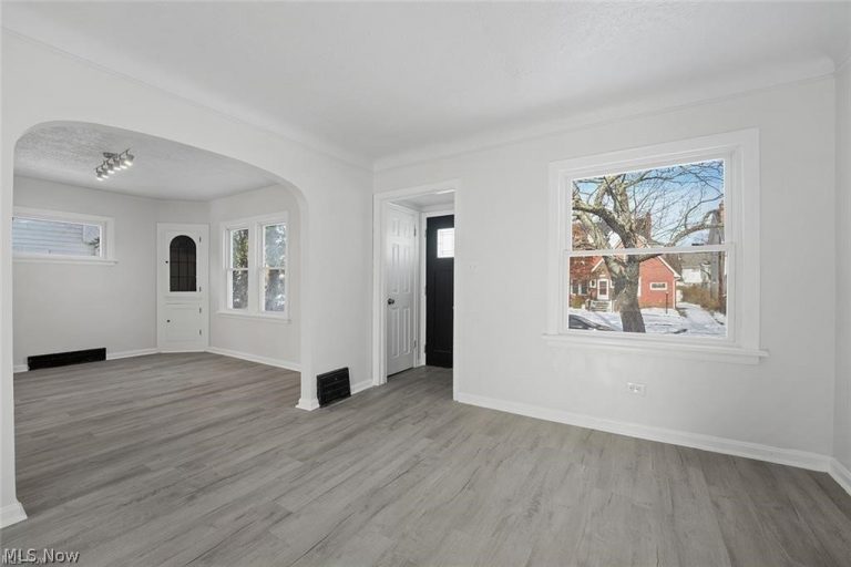 3406 Henderson Road, Cleveland Heights, OH - Photo 8