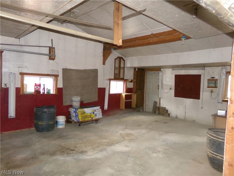 317 Mann Drive, Waynesburg, OH - Photo 2