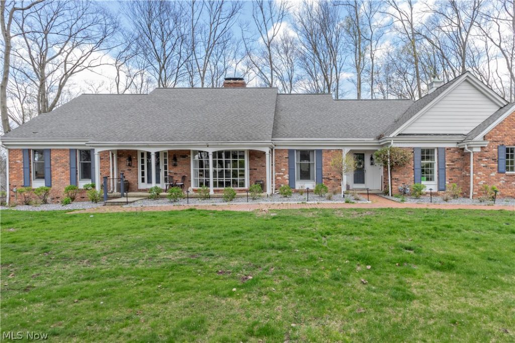 25 Hopewell Trail, Moreland Hills, OH