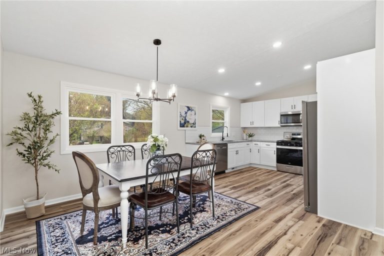 8621 Morrilton Cir NW, North Canton, OH - Photo 6