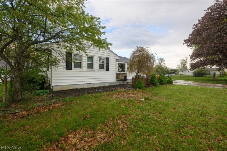 2950 Stanton Avenue, Massillon, OH - Photo 3