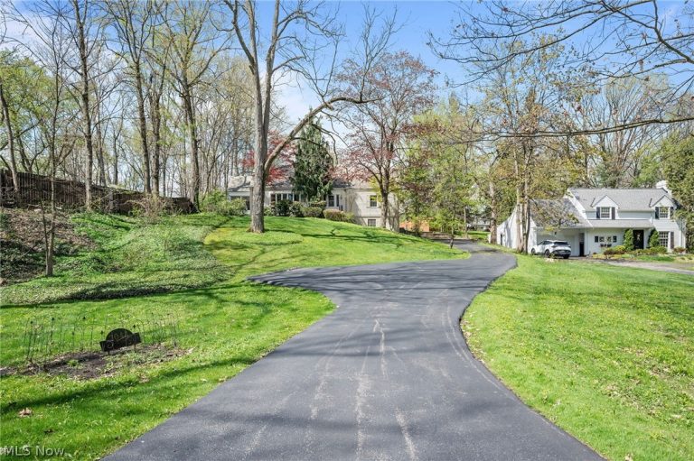 2044 Belvoir Boulevard, South Euclid, OH - Photo 2