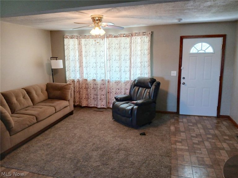 105 Newbanks Road, Parkersburg, WV - Photo 6