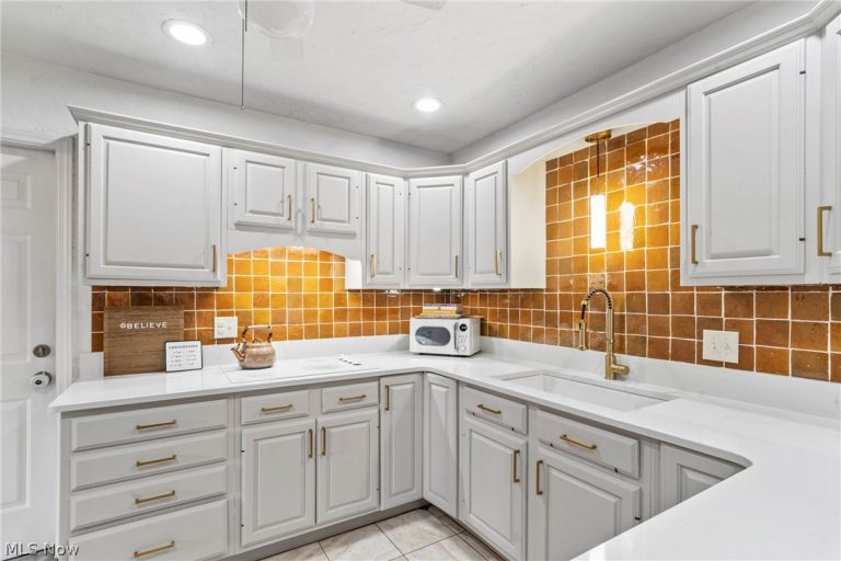 11 Meadowlawn Drive #1, Mentor, OH - Photo 6