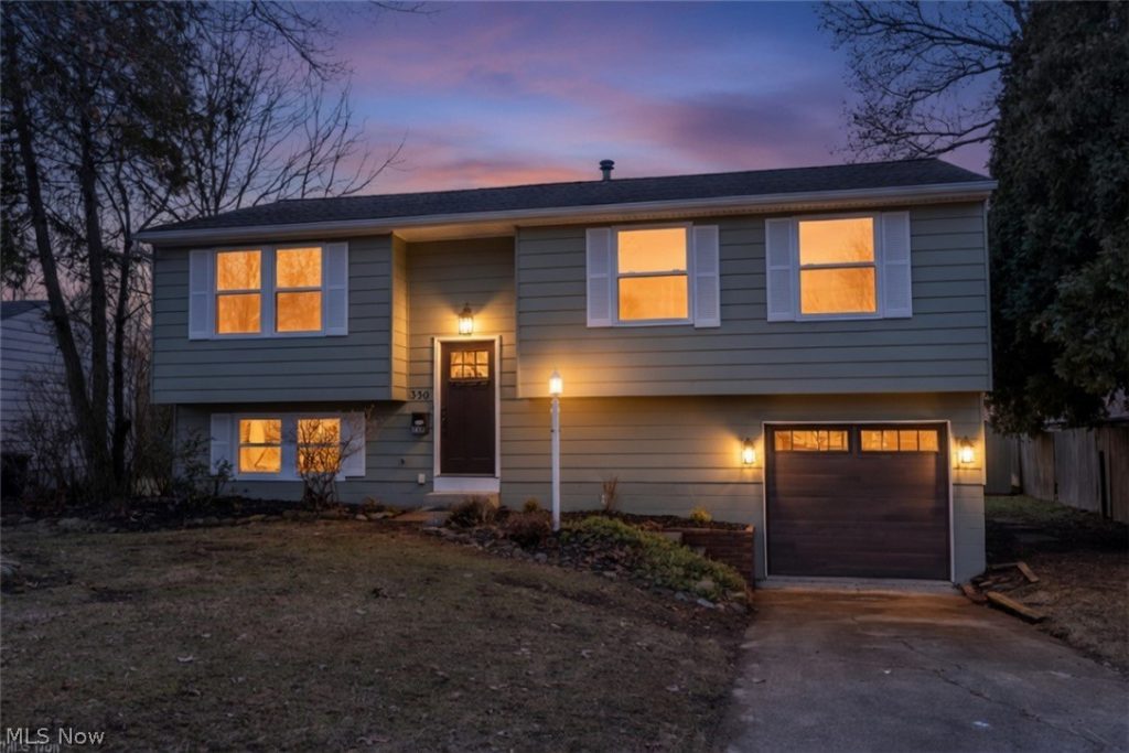 350 Silver Meadows Drive, Kent, OH
