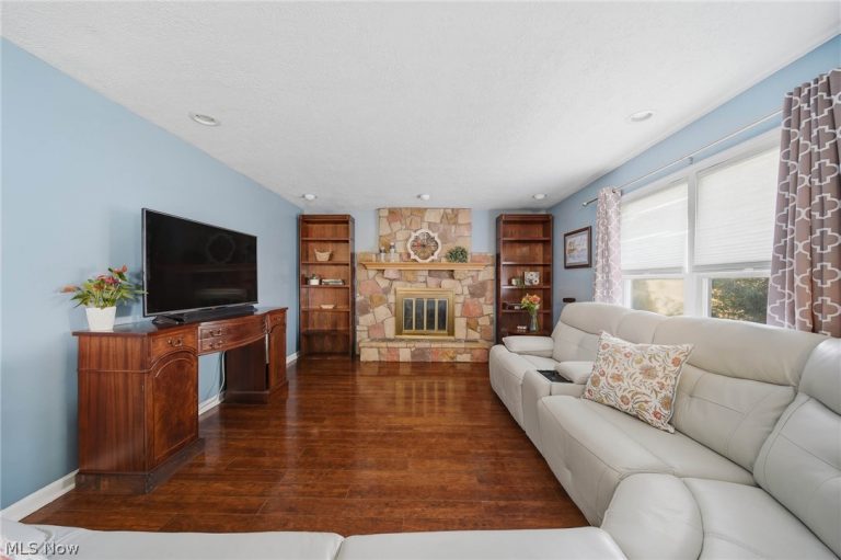 5856 Linder Circle, Canton, OH - Photo 5