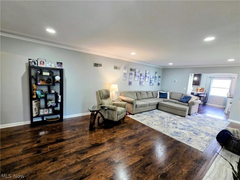 15 Wintergreen Hill Drive, Painesville, OH - Photo 6