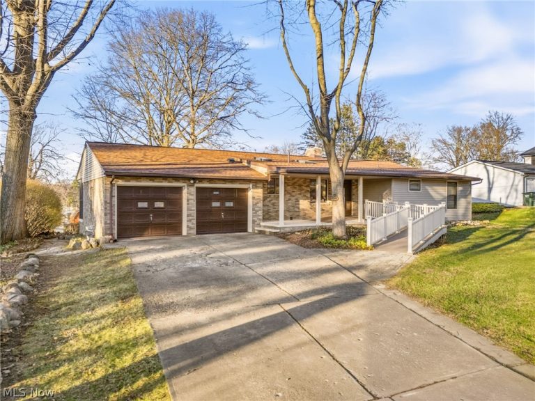 3595 Rolling Ridge Road, Canton, OH - Photo 2