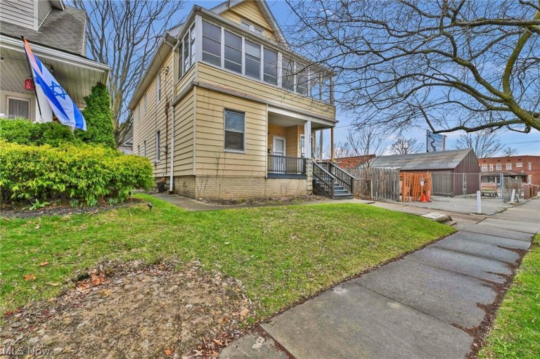 880 Stevenson Road, Cleveland, OH - Photo 2