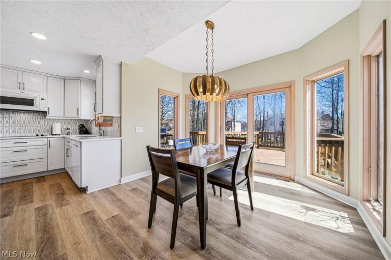 471 Medway Road, Highland Heights, OH - Photo 3