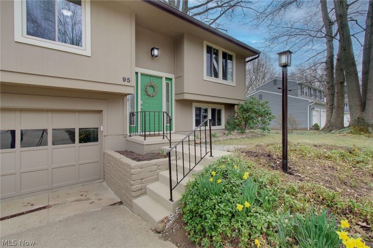 95 Oakhurst Drive, Munroe Falls, OH - Photo 6