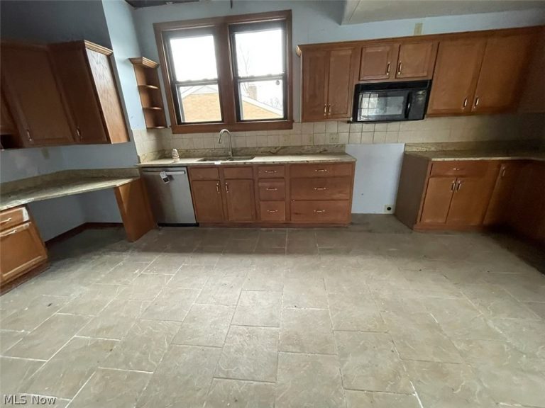 340 Prospect Street, Ravenna, OH - Photo 5