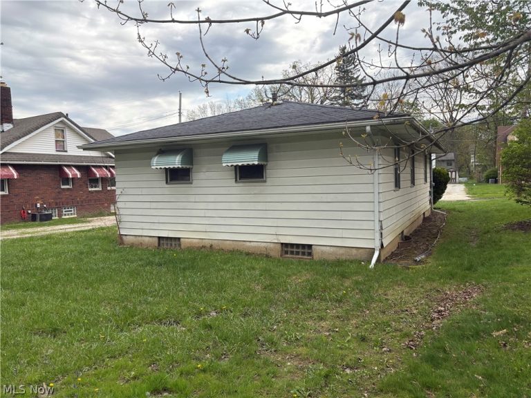 860 Mercer Avenue, Akron, OH - Photo 4