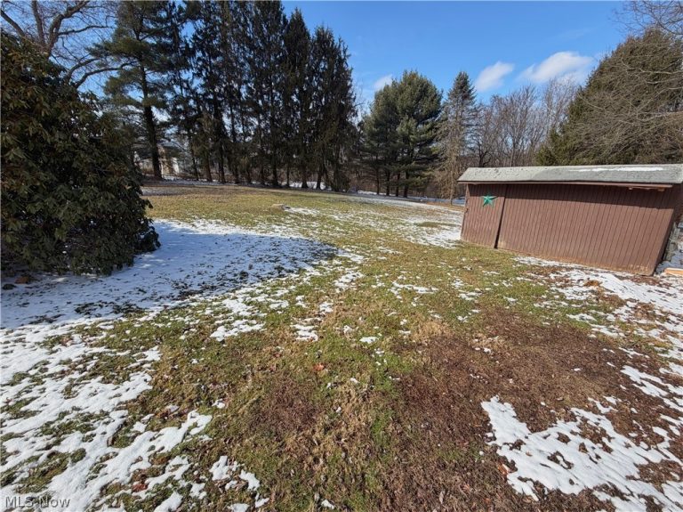 403 Burrows Avenue, East Liverpool, OH - Photo 6