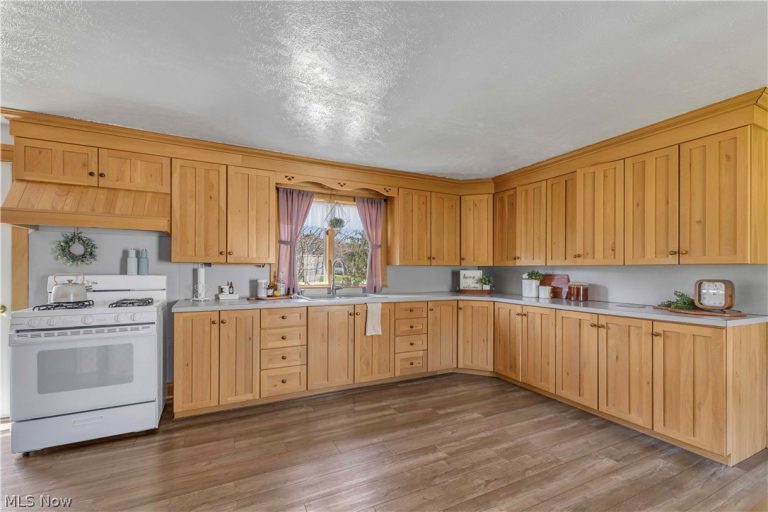 16236 Old State Road, Middlefield, OH - Photo 5