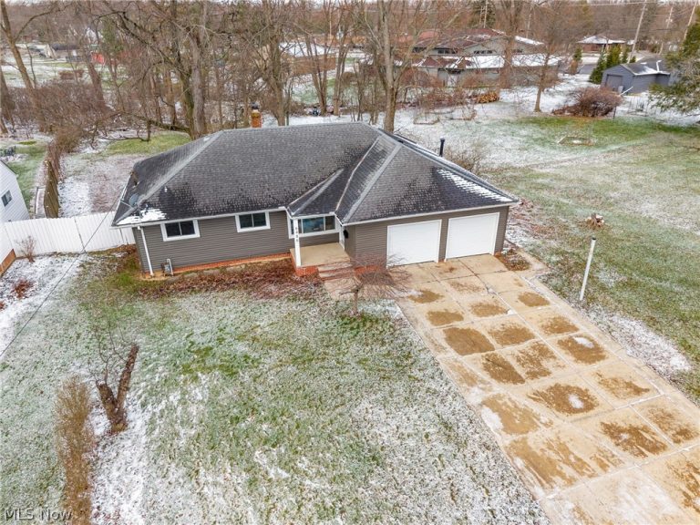 6486 Charles Road, North Olmsted, OH - Photo 2