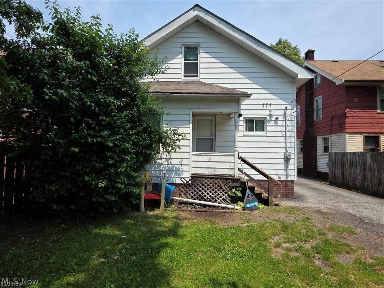 3270 Berkshire Road, Cleveland Heights, OH - Photo 3