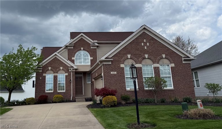 836 Kendal Drive, Broadview Heights, OH, 44147