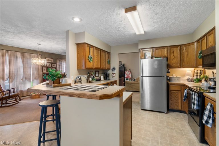 2187 Old Elm Street, Canton, OH - Photo 6